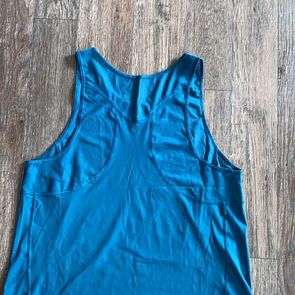 BOGOFREE! Lululemon 14 tank top excellent condition no hang tag or size dot! - Picture 6 of 8